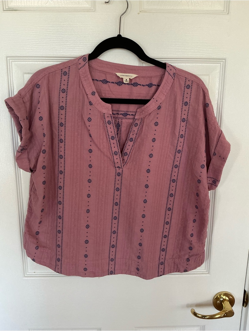 Lucky Brand Mauve Short-Sleeve Embroidered Split-Neck Top